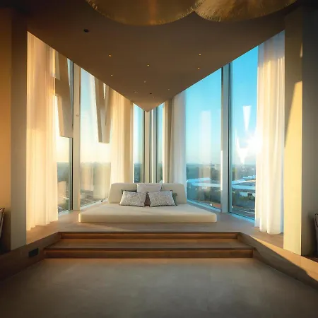 Der Valk Zuidas-rai 4*