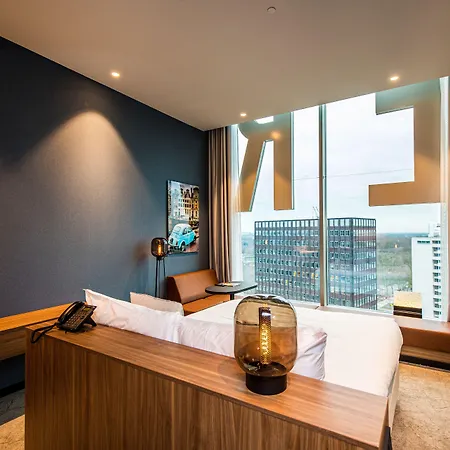 Der Valk Zuidas-rai 4*