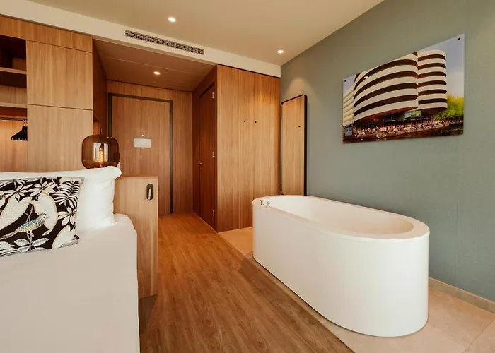 Hotel Der Valk Zuidas-rai 4*