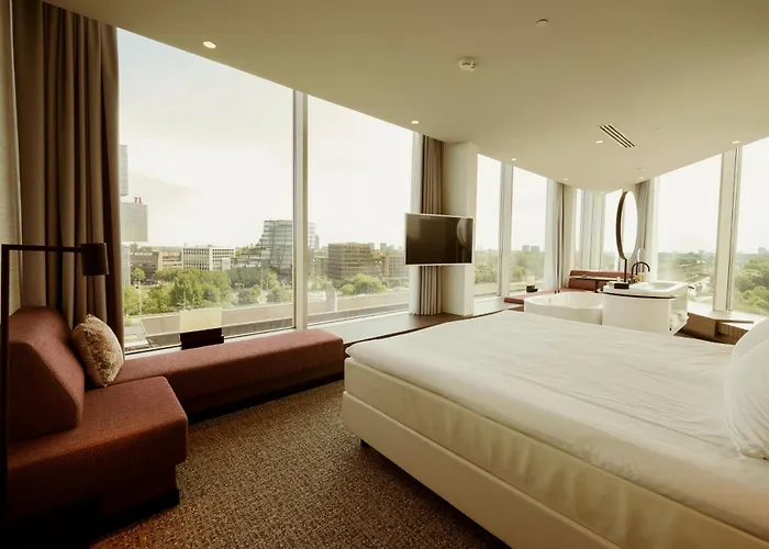 Der Valk Zuidas-rai 4*